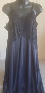 BLACK LACE TOP LONG GOWN